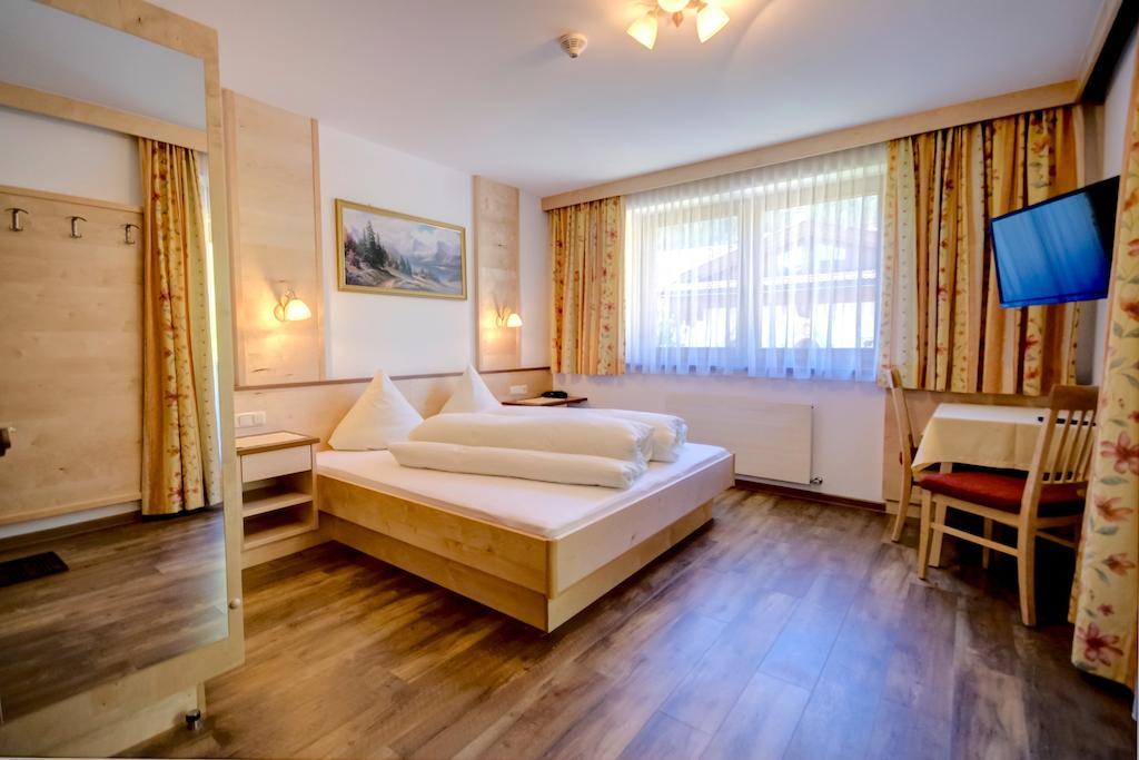 Ferienwohnung Roasnerhof Finkenberg Zimmer foto